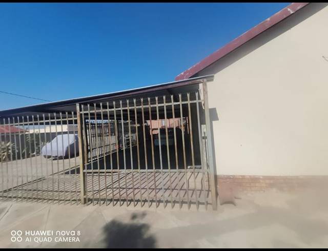 3 BEDROOM HOUSE FOR SALE IN SOSHANGUVE FF